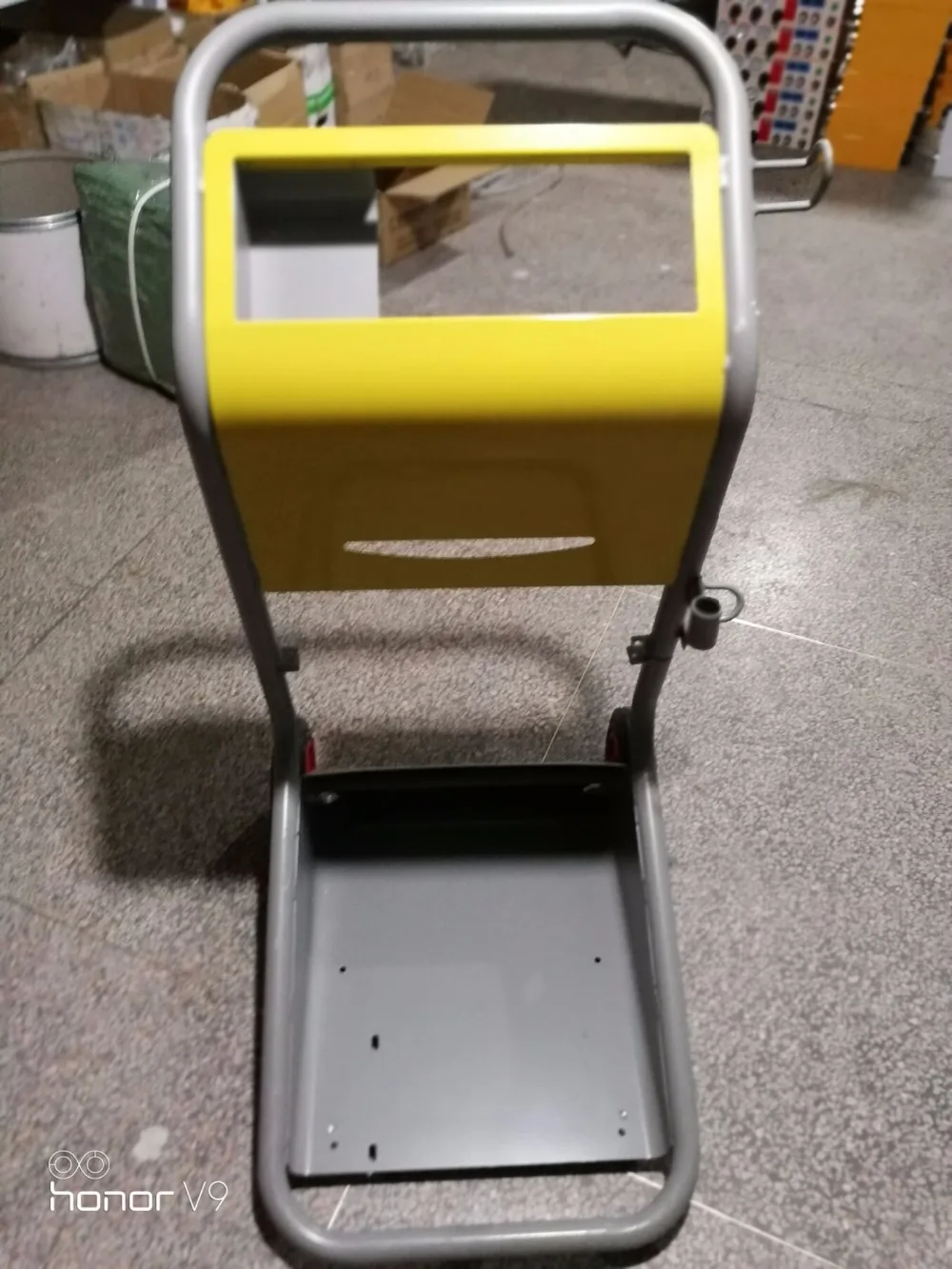 Electrostatic powder coating machine with electrostatic powder spray painting gun