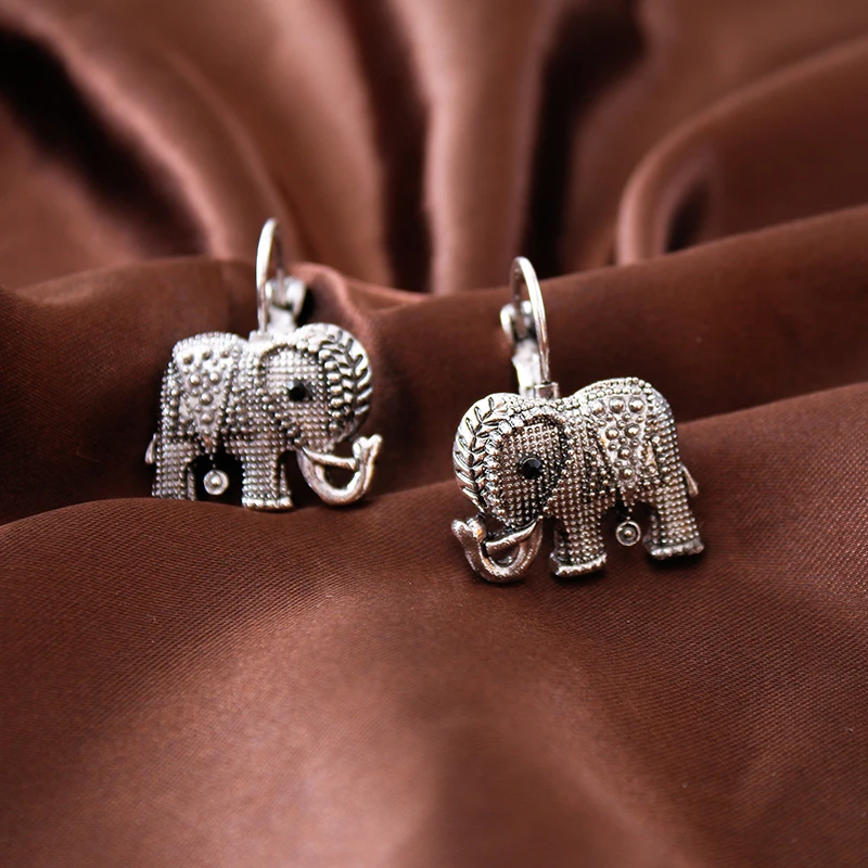 Fashionable antique animal earrings jewelry, women\'s charming elephant earrings jewelry wholesale Christmas presents