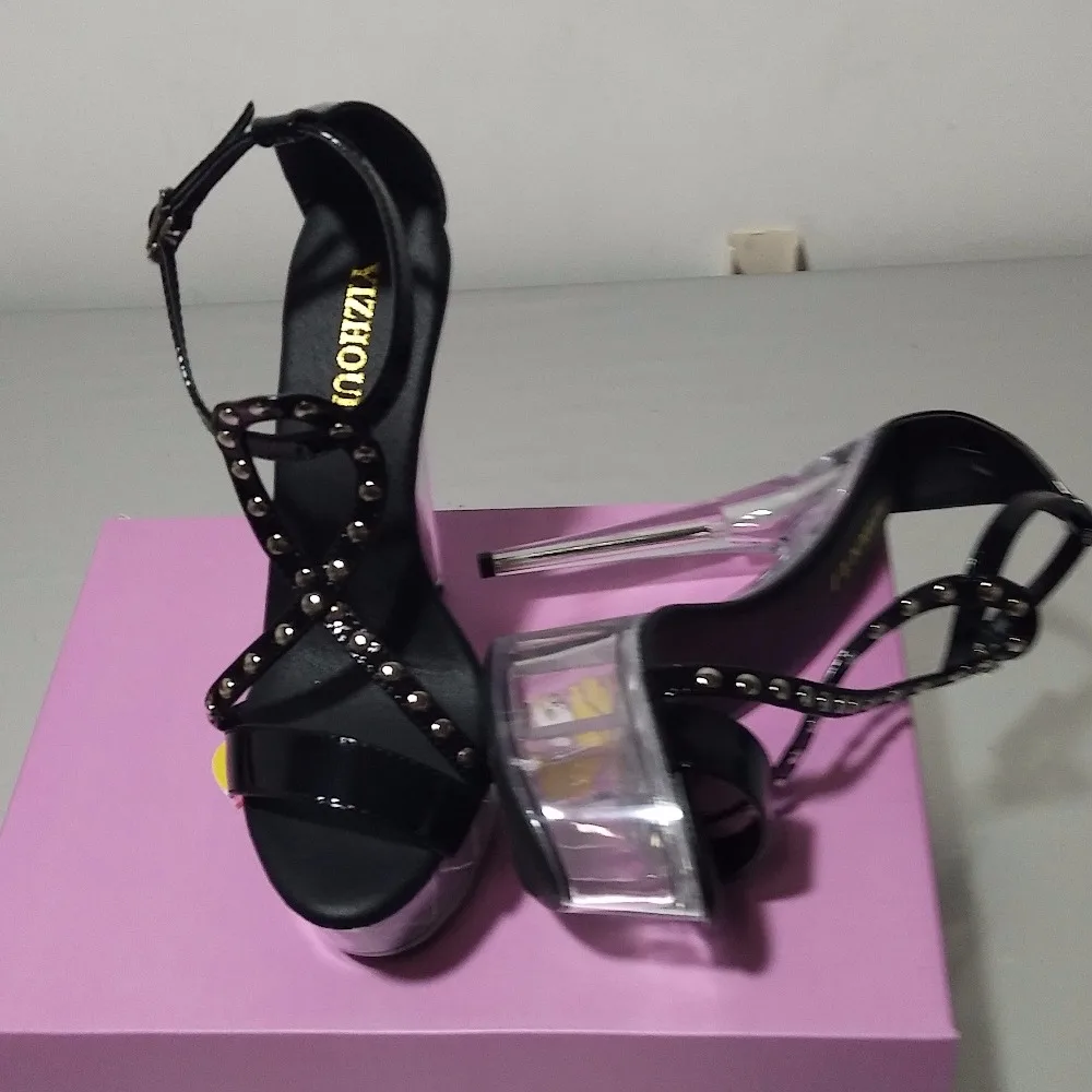 Chic rivets are decorated with 15 cm high shoulder strap sexy sandals, fashion nightclub stage performance high heels sandals