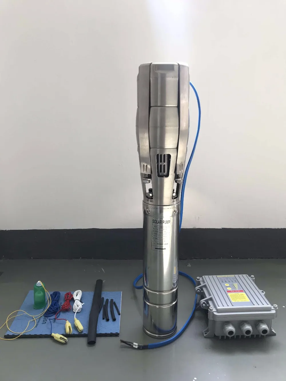 Bomba Submersível Solar Centrífuga Anos de Garantia com Controlador Mppt Max.flow 25000l h 1000w Pol 5ssc25 25-d72 1000w