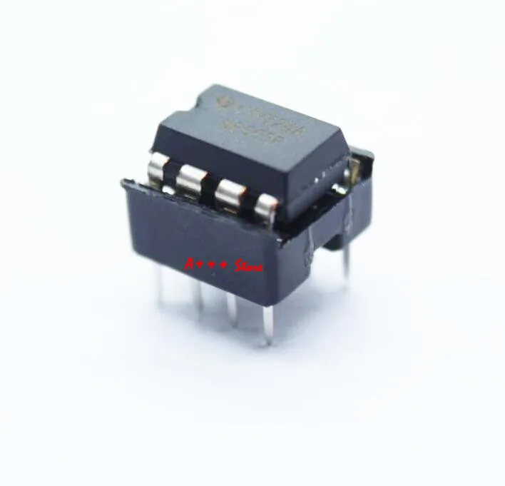 20pcs , (10 each) NE555 IC 555 & 8 Pin DIP Sockets