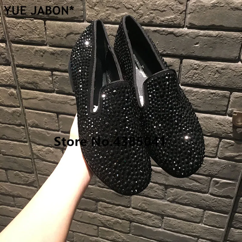 

NEW 2026 Gold Men Real Leather shoes Luxury Crystal Lazy Loafers Personalized catwalk shoes Slip-On Wedding shoes Zapatos hombre