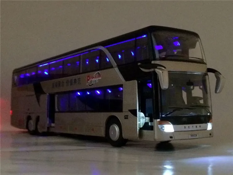 Vendita modello di autobus pull back in lega 1:32 di alta qualità, autobus turistico doppio ad alta imitazione, veicolo giocattolo flash, spedizione