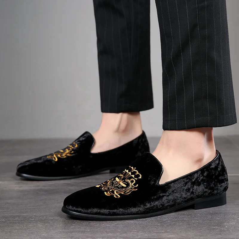 Fashion Party Wedding Shoes Handmade Men Loafers Embroidered Velvet Shoes Men Dress Shoe Men\'s Fats