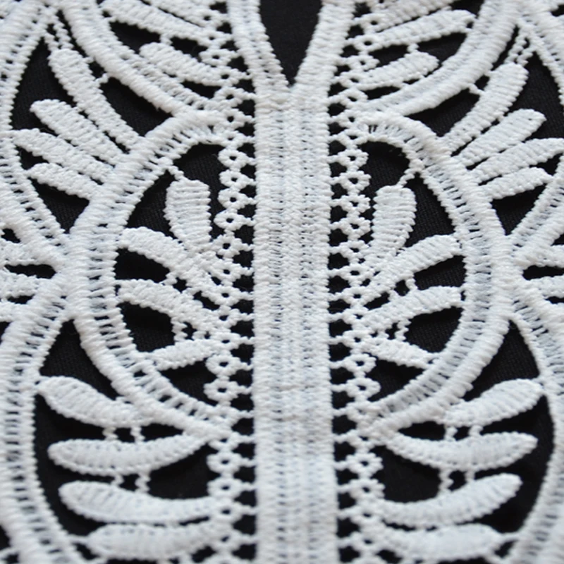 2 Embroidered White Color Lace Neckline Collar Applique Motif Patches Scrapbooking Embossed Sewing Accessories ZQB124