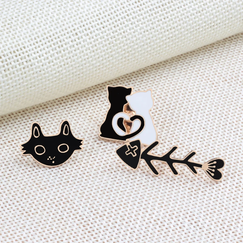 Fashion Couple Cat Dog Animal Cartoon Brooch Cute Cat Head Fish Bone Metal Enamel Pins Brooches Jewelry Backpack Hat Badge Gift