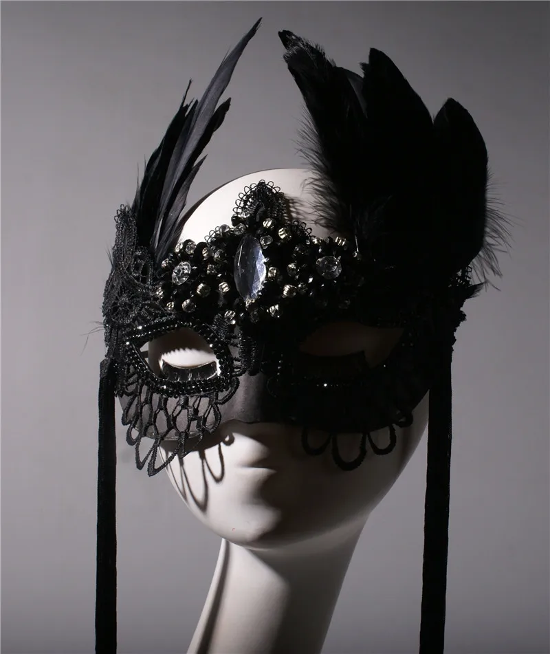 Black Half Face Beauty God Tassel Feather Annual Meeting Christmas Party Banquet Mask