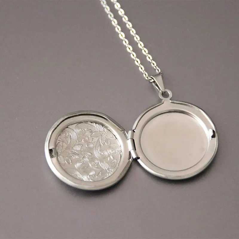 1pc Carved Designs Round Photo Frame Pendant Necklace Stainless Steel Charms Locket Necklaces Women Men Fashion Memorial Jewelry