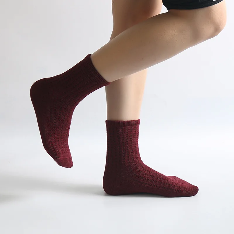 5 Pairs/Lot Women 2022 Winter New Pure Cotton Feet Warm Long Tube Socks Femme Simple Jacquard Grid Red/Green Wool Meias Mujer