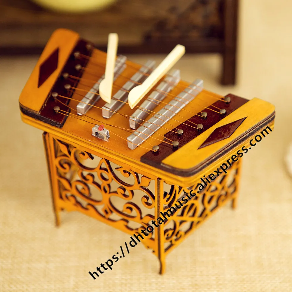 Miniature Dulcimer Model Replica and Case Mini Dulcimer Yangqin Mini Musical Instrument Ornaments Chinese Traditional Gifts