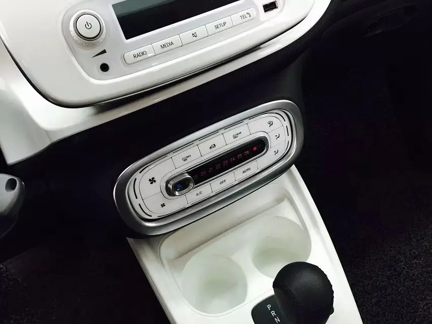 لبنز الذكية Fortwo 2014 2015 2016 2017 ABS اللؤلؤ كروم تكييف الهواء التبديل حول غطاء الكسوة اكسسوارات السيارات ملصقات W4