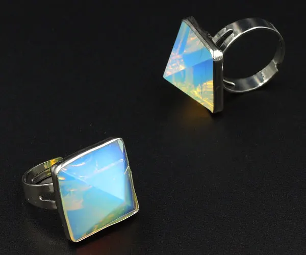 18*18mm Opal Stone Pyramid Ring Filled Copper Casing Of Plating Platina