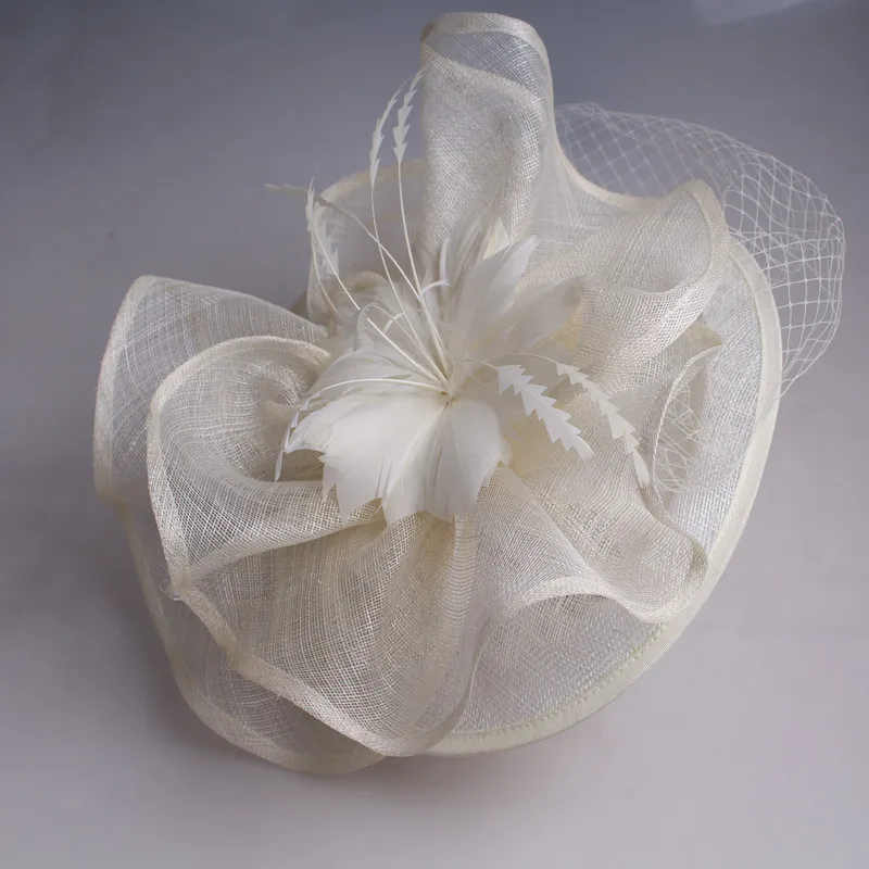 3 Kleuren Sinamay Wedding Party Hoeden Haar Fascinators Elegante Vrouwen Derby Gelegenheid Millinery Hoeden Met Sluiers Hoofdbanden MYQ112