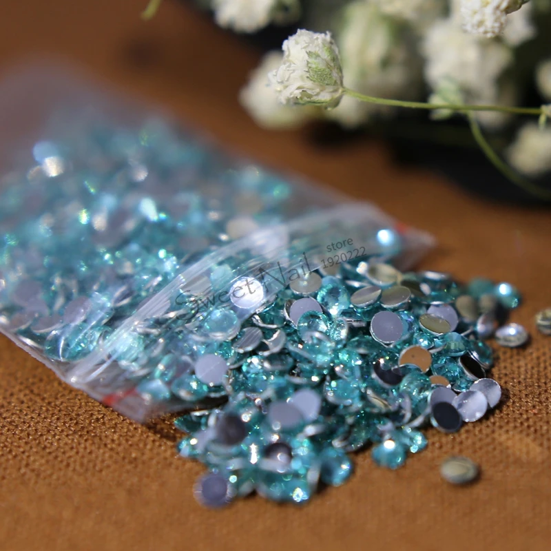 1000 pcs SS6 Acqua Blu 14 Sfaccettature Della Resina Rotonda di Strass Scintillanti Strass Unghie Artistiche Della Decorazione Fai Da Te N08