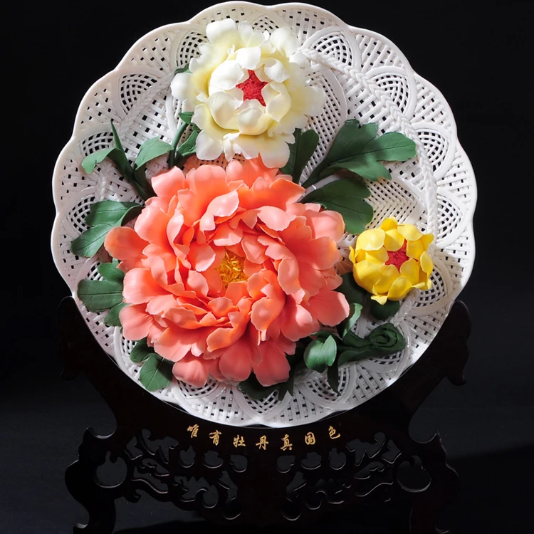 

12-inch Luoyang peony flower faceplate Dehua porcelain art crafts home decorations ornaments hanging plate