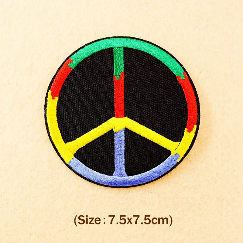 Pokój na świecie (rozmiar: 7.5x7.5cm) żelazko na haftowanej patcha na tkaniny Cartoon odznaka łatki aplikacje na odzież dodatki DIY Hippie