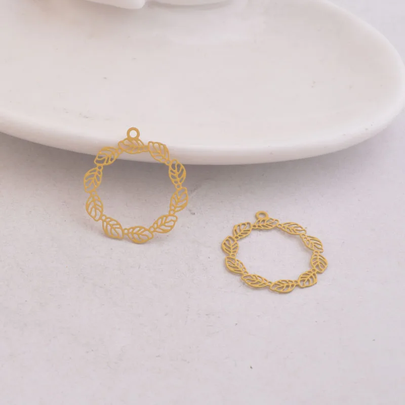 50 Stück AC6622 20*22mm Bemalte Runde Blatt-Anhänger aus Messing Kleine Blätter Anhänger DIY Ohrring-Zubehör – Detail 8
