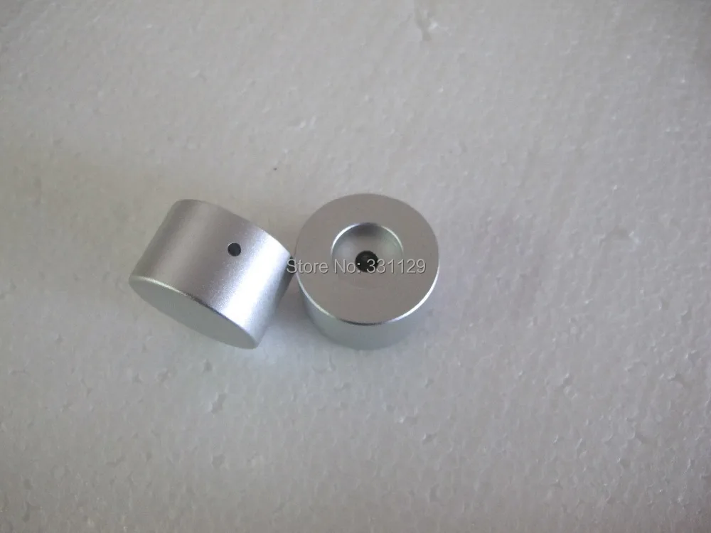 

Breeze Audio-aluminum knob diameter 38mm height 24mm silvery for aluminum chassis