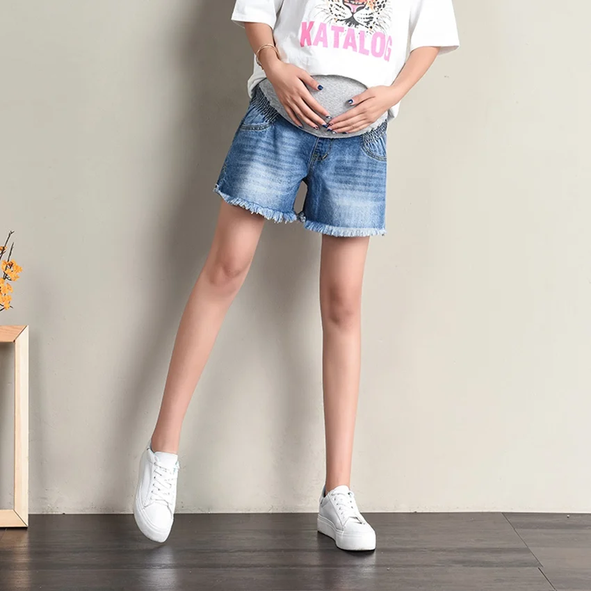 

New pregnant women denim shorts 2019 new summer Korean version of the loose edging pregnancy outside wearing tide trousers