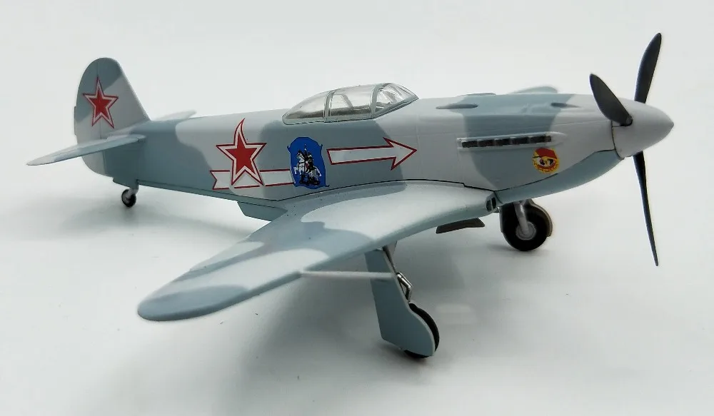 1:72 Model of Soviet YAK-3 fighter aircraft during World War II   finished 37226