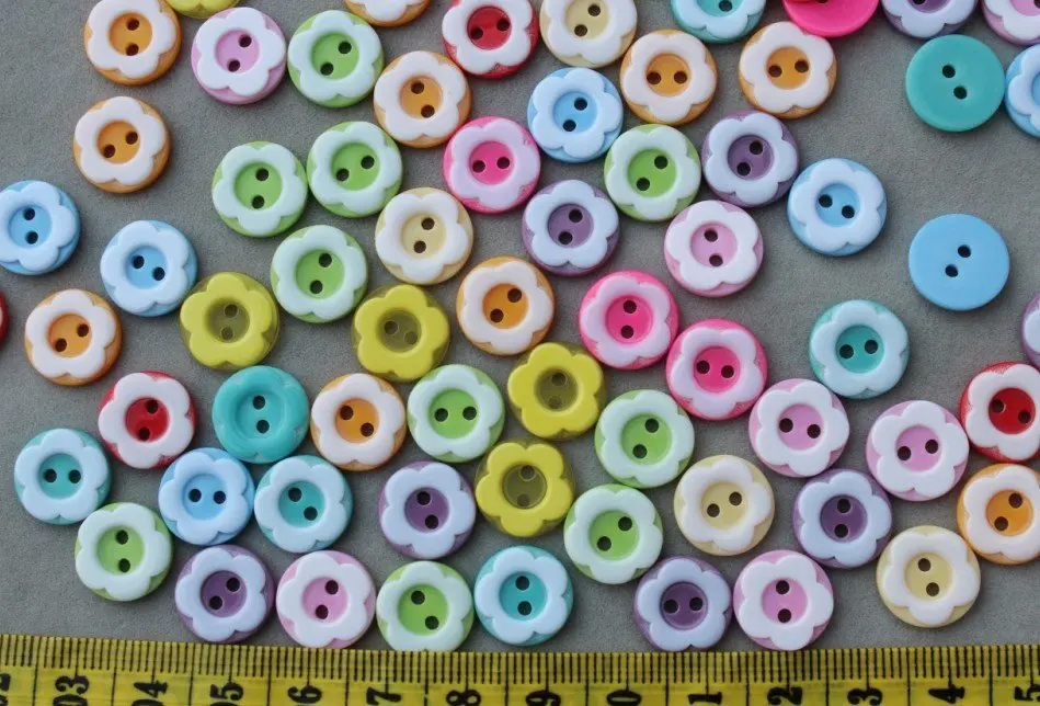 

800 шт.-Смола Цветы Дети Kawaii Кнопки в разнообразии цветов 13 мм высокое качество смолы 2 Tone цветок весенняя радуга