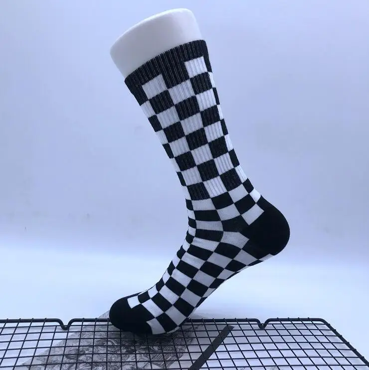 Autumn Winter Women\'s Black White Checkerboard Socks Men Hip Hop Cotton Unisex Sock