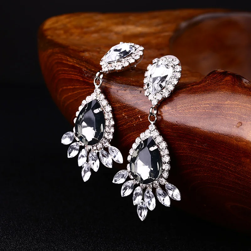 YFJEWE Classic Fashion Accessories Rhinestone Drop Earrings E113