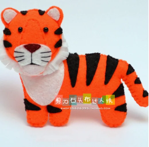 Small animal doll Felt kit Non-woven cloth Craft DIY Sewing set Felt Handwork Material DIY needlework supplies image 3