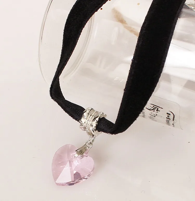 Japanese Velvet Necklace Japan Harajuku Retro European And American Heart Shaped Crystal Pendant Lace Black Peach Heart Necklace