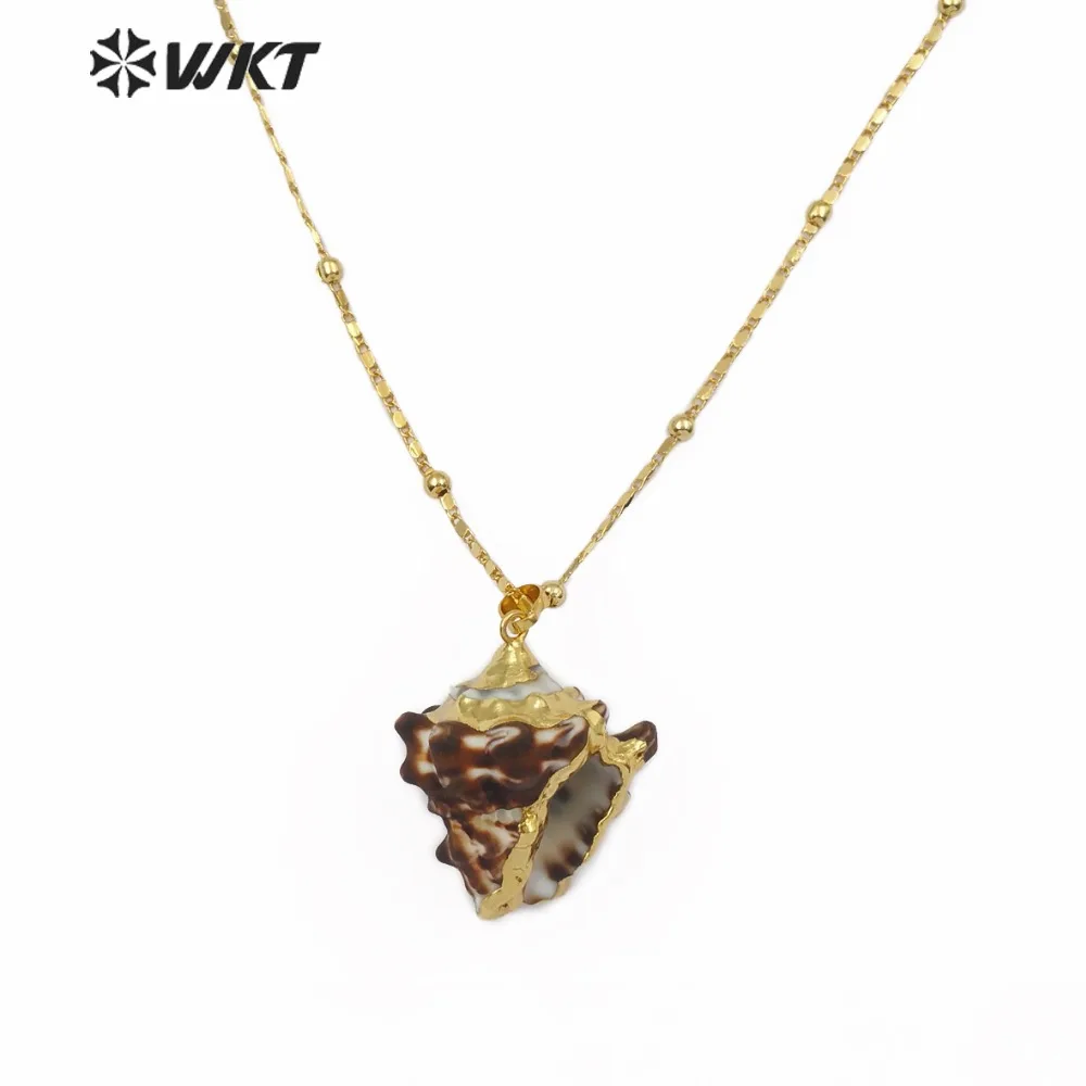 WT-JN069 Wholesale Natural Trumpet Shell Necklace Bizarre Shape Brown Color Conch Shell Gold Pendant Women Boho Necklace Jewelry