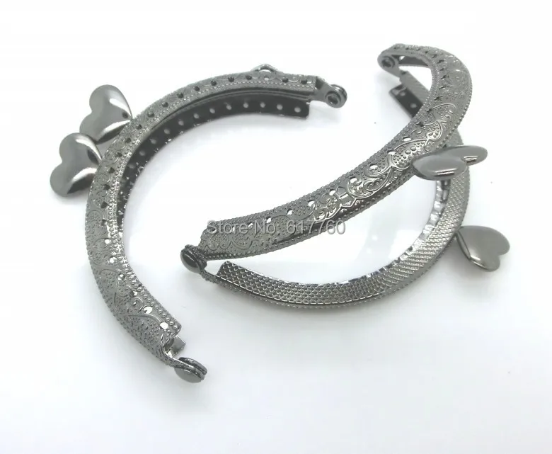 Free Shipping-3PC Metal Frame Kiss Clasp Arch For Purse Bag Gunmetal Heart Pattern 9cm x 6cm(Can Open Size:11.5cmx9cm) J2587