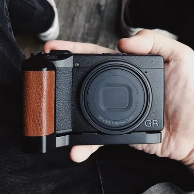 woodiness-grain-hand-l-type-bracket-tripod-quick-release-plate-base-grip-handle-for-ricoh-gr3-gr3x-griii-griiix-arca-swiss-rrs