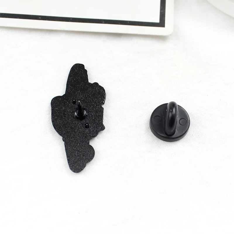 Romantic Enamel Pins Astronomy Universe Star Planet Surround Brooch \