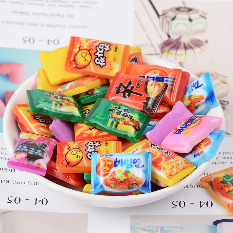 

10PCS/lot 1:12 Miniature Dollhouse 1/12 Scale Mini Instant Noodles Pretend Food for blyth azone licca Dollhouse Kitchen Toys