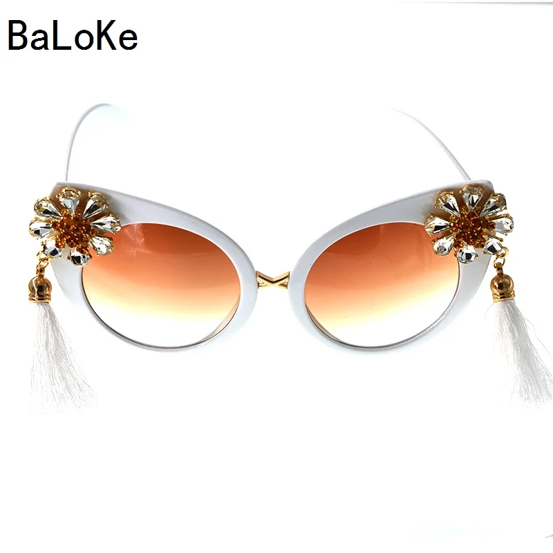 Baroque Retro Brand Design Women Sunglasses Flowers Tassel Cat Eye Frame Sun Glasses Baroque Vintage Round Ladies Sunglasses