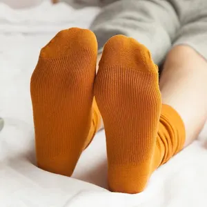 Japanische Baumwolle Chaozhu Meias für Frauen, lange Socken und weiche Mädchen, Mehrfachqualität, hohe Qualität, Weihnachtsgeschenk 6 Hauptverkäufe Halb Canelado - №6