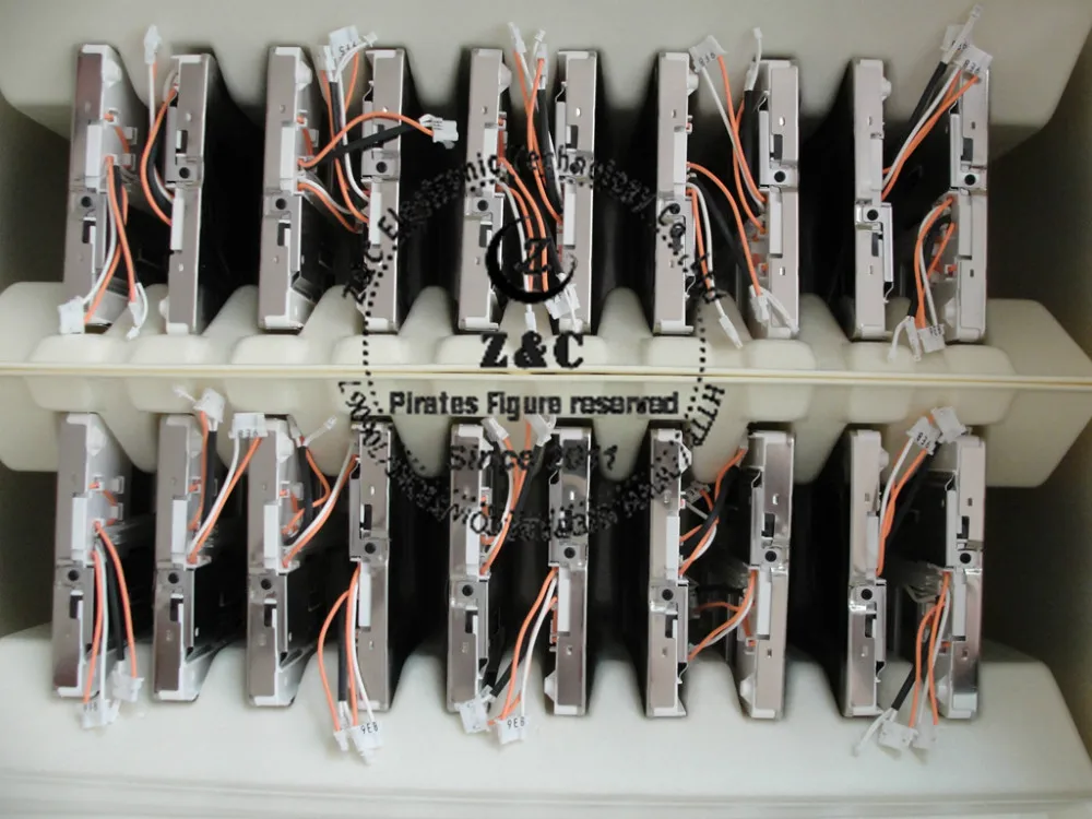 LQ7BW556 LQ7BW556TR LQ7BW556T العلامة التجارية الجديدة الأصلي A + الصف 7 بوصة شاشة الكريستال السائل لوحة للسيارة لتحديد المواقع والملاحة لشارب