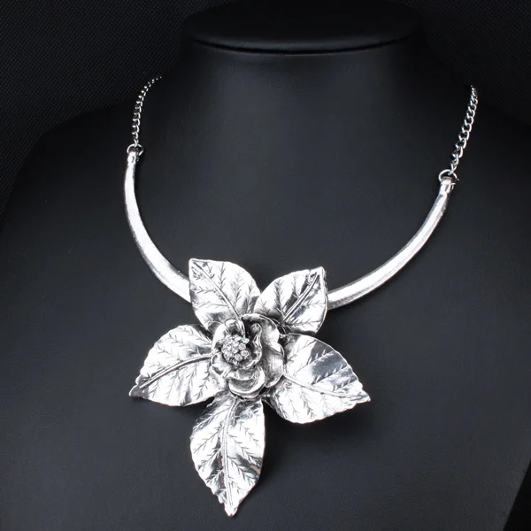 2025 New Fashion Long Vintage Jewelry Antique Big Flower Pendant Necklace Statement Choker Necklace & Pendants For Women XLL173