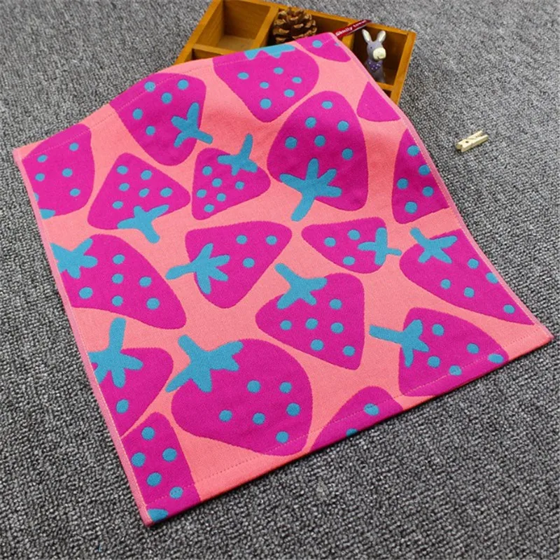 35*40CM Fashion Strawberry Cotton Face Towel Three Layers Gauze Square 3 Colors Thick Absorbent Fruit Pattern Hanging Hand Towel