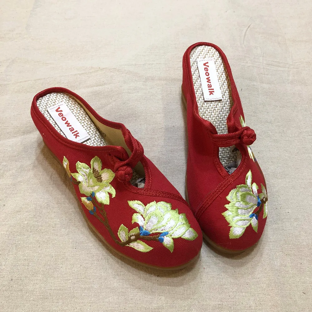 Veowalk Flowers Embroidered Women Canvas Close Toe Slippers 7cm Wedge Comfortable Retro Ladies Summer Fabric  Mules Shoes