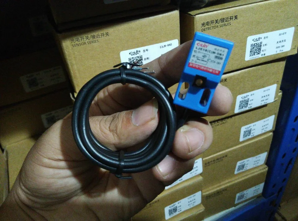 

Brand new original authentic C-Lin LJE18(C)M-5N1 Angle Post Inductive NPN DC Three-Wire Normally Open Proximity Switch