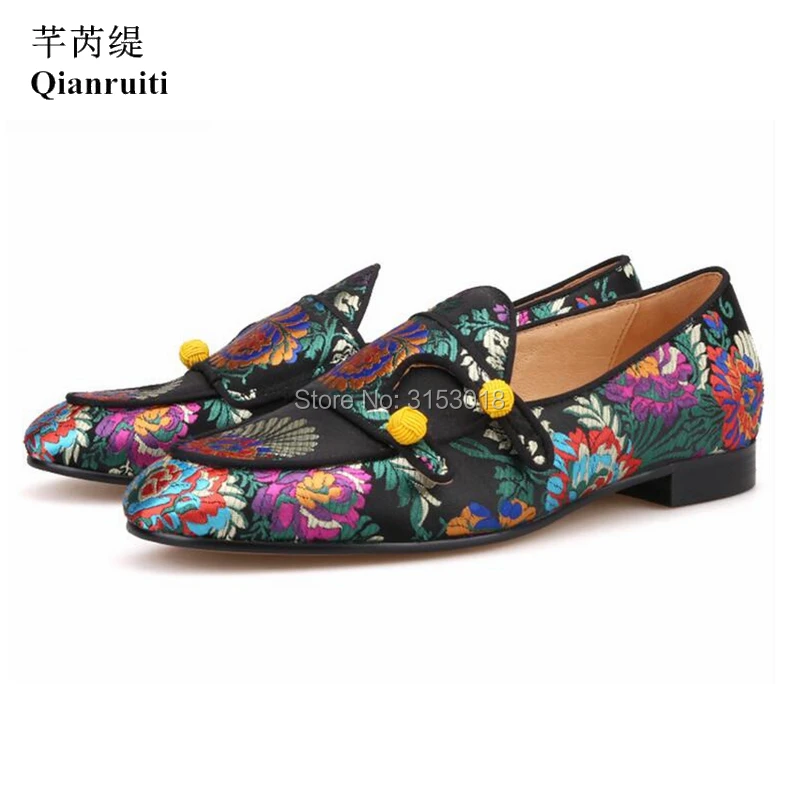 Big Sale Qianruiti Men Canvas Shoes Belgian Style Loafers Floral Embroidery Flat Men Casual Shoes For Fashion Show Party