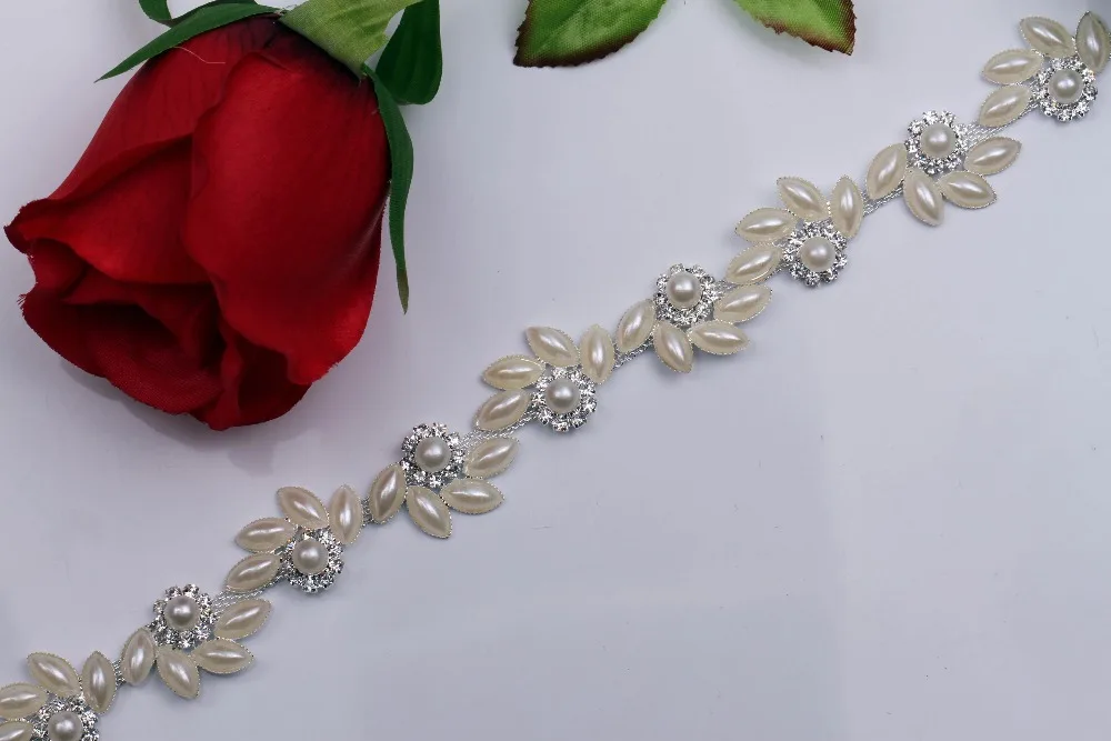 

Free Shipping 5 yards Crystal Rhinestone Trim, Rhinestone Applique, Wedding Applique,Rhinestone Chain MALI070