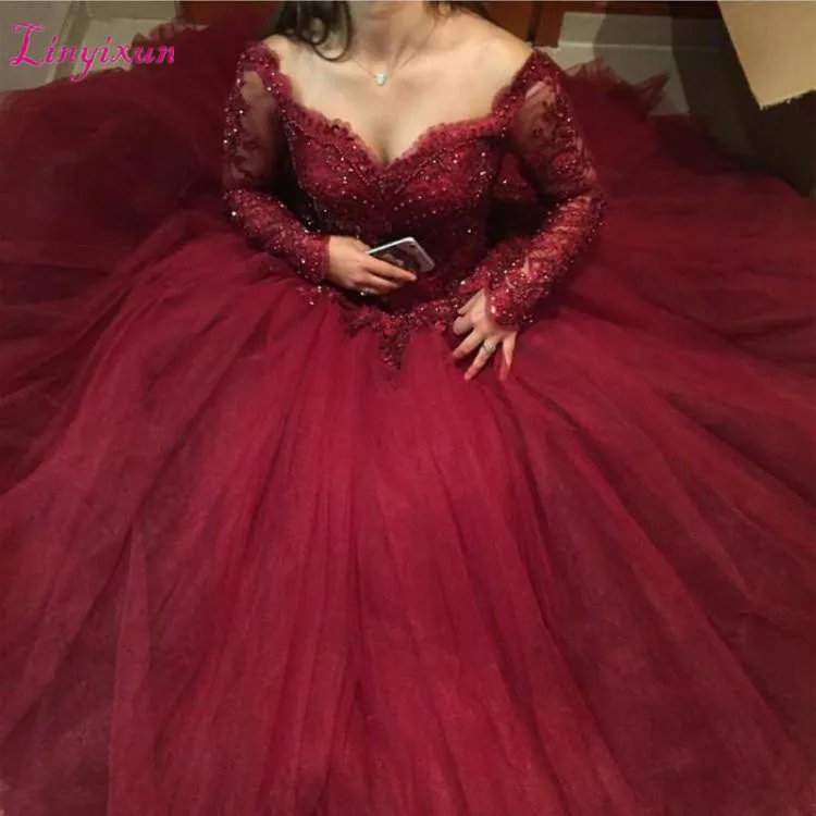 Luxury Ball Gown Quinceanera Dresses Burgundy Off Shoulder Long SleevesLace Appliques Beaded Tulle Puffy Plus Size Prom Gonw