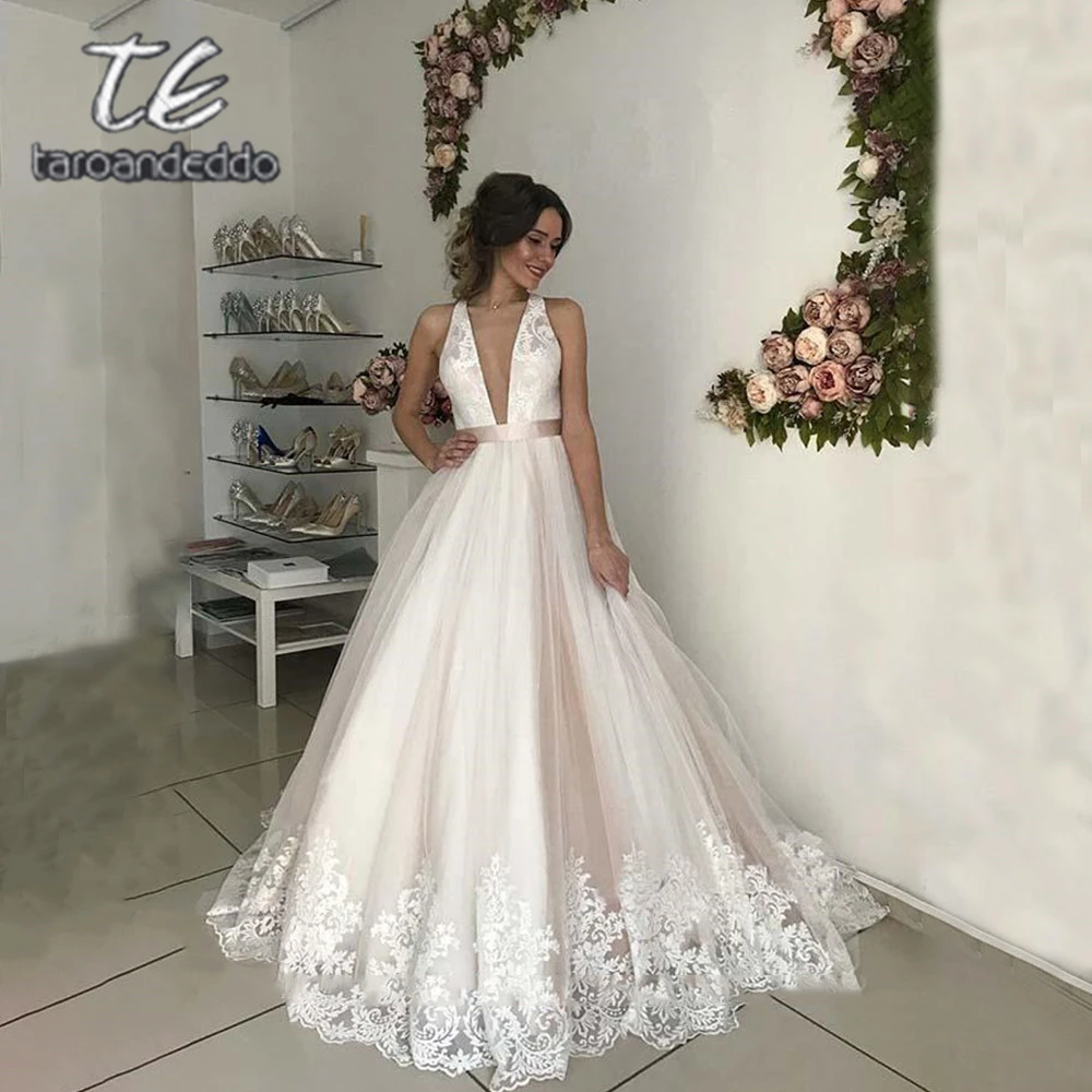 

Deep V Neck With Lace Sleeveless Tull Wedding Dresses A-Line Backless Floor Length Bridal Dresses