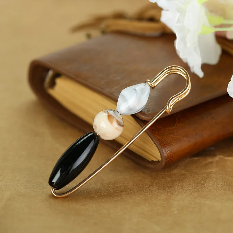 Fashion Vintage natural beads brooches and pins Retro Women Men sweater cardigan scarf emtal pins