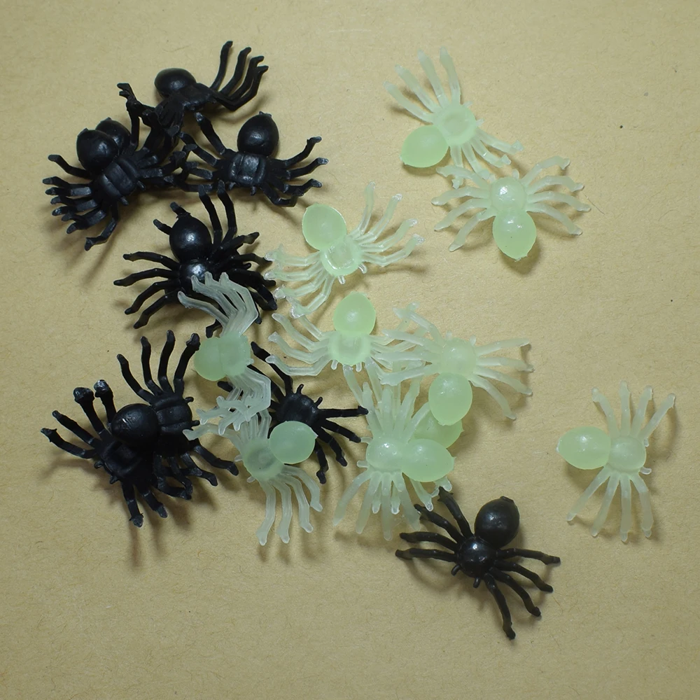 Simulation Spiders Noctilucent Luminous Christmas Decorations for Home Halloween Prank Joking Toys for Birthday Party Decoration