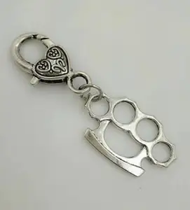 Knuckle Dusters Sarung Tinju Dumbel Gantungan Kunci untuk Kunci Gantungan Kunci Mobil Souvenir Tas Tangan Pria Anak Laki-laki Temuan Perhiasan 10 cincin lap buku jari penjualan terbaik - №