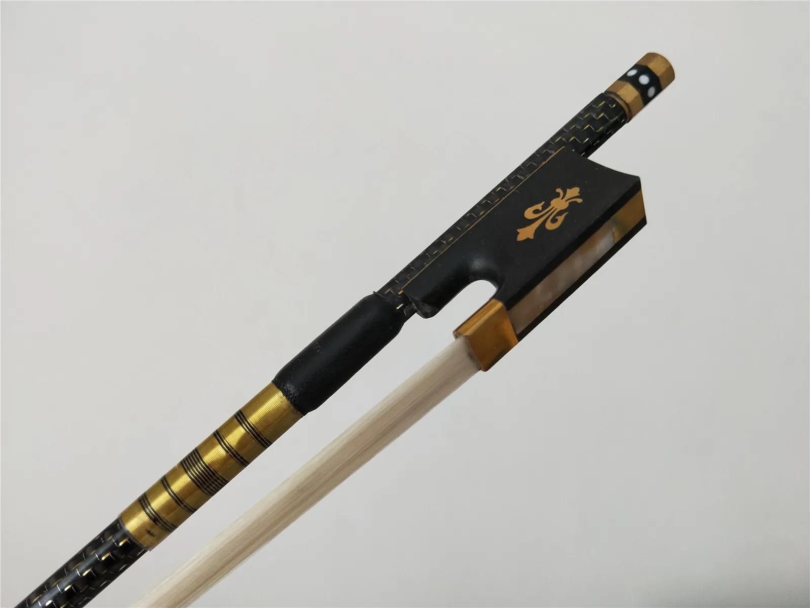 1 PC Quality Carbon Fiber Violin Bow 4/4 Ebony Frog Different types with White Bow Hair Cooper amounted