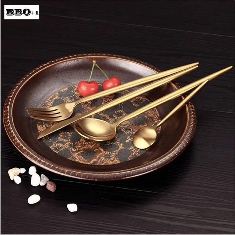 4pcs/set Luxury Gold Plated Cutlery Stainless Steel Steak Knives Forks Dinner Spoon Black Restaurant Dinnerware Set for wedding